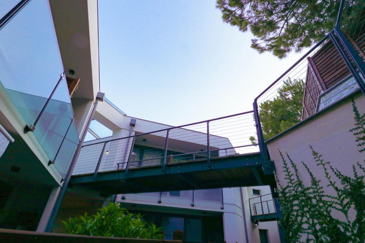 H11 - LUXURY 9A - Porto - Piscina - Jacuzzi Santo Stefano al Mare Exterior foto